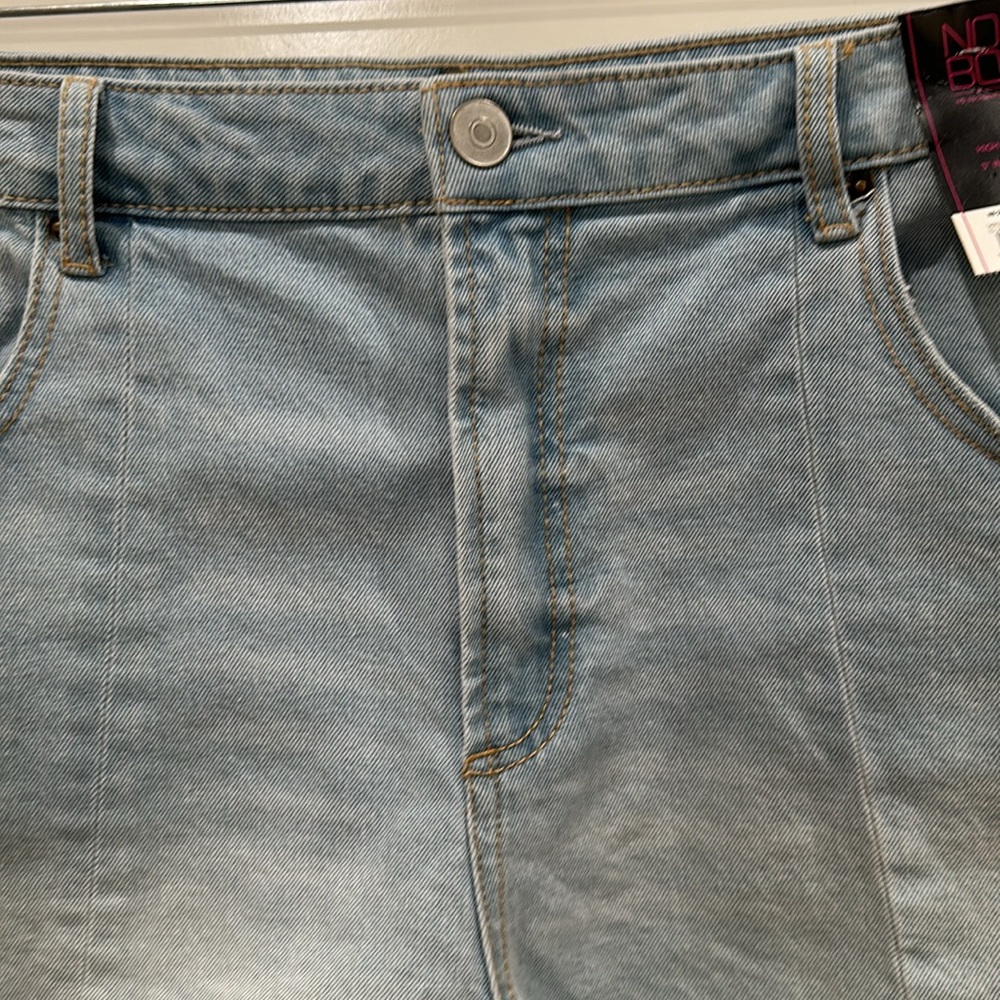Final Sale 🔥No More Low Offers No Boundaries Juniors Seamed Denim Shorts Size 21 - Picture 6 of 9